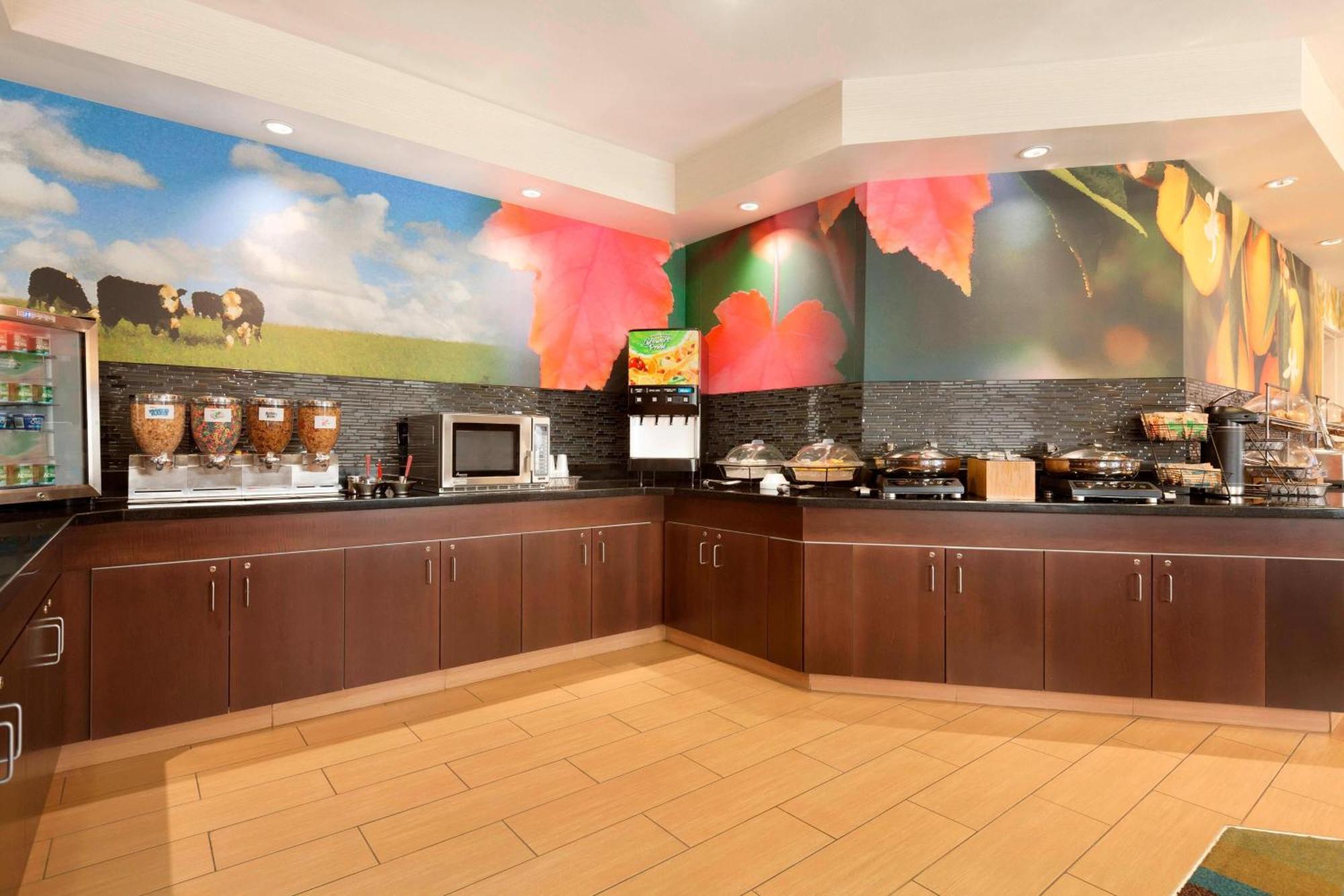 Hotel Fairfield & 3*