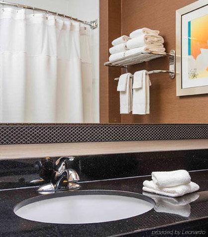 Fairfield & Hotel 3*