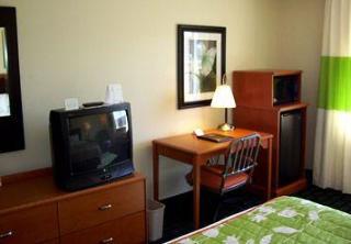 Fairfield & Hotel