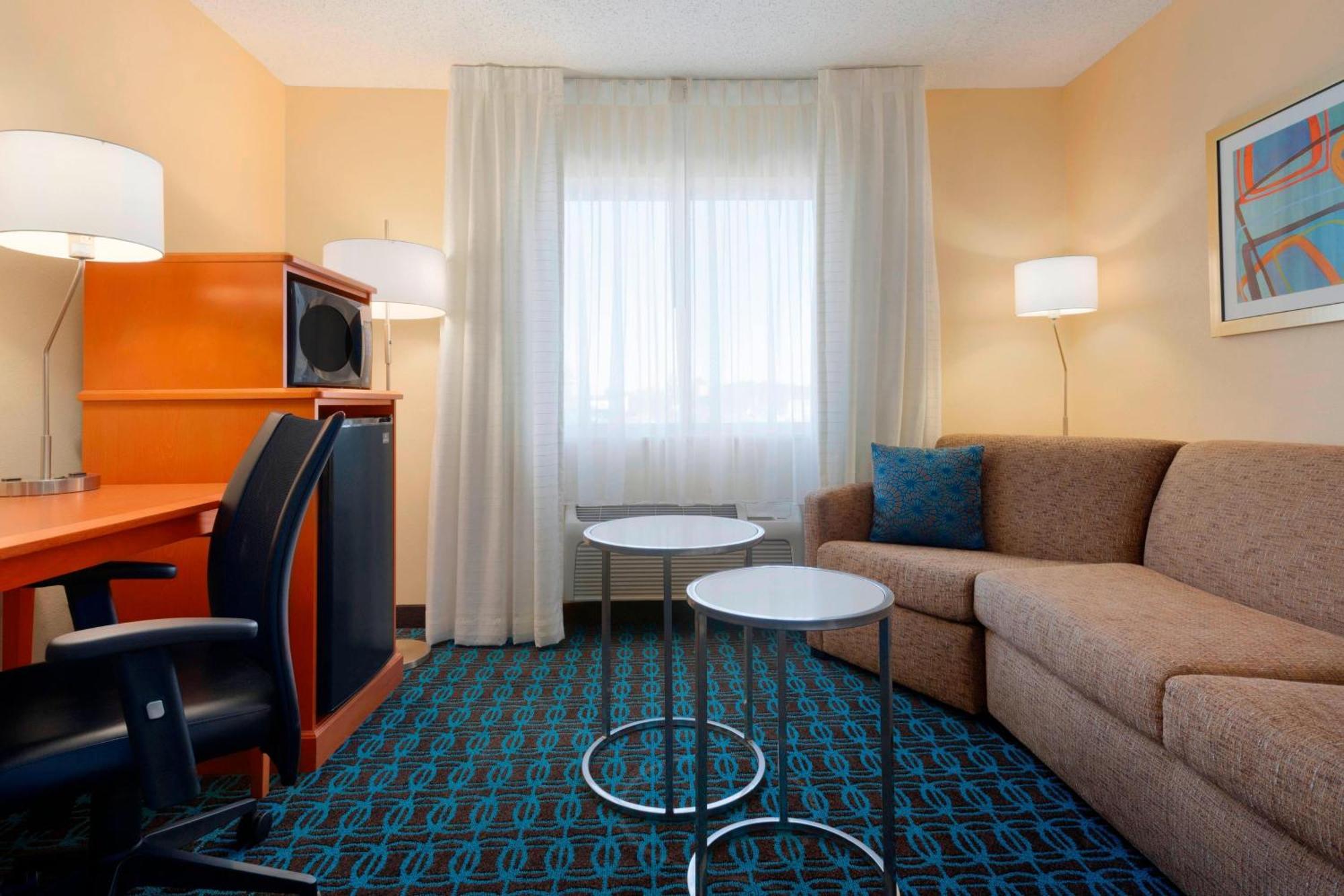 Hotel Fairfield & Longview